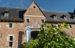 Votre château est vide, mais vous continuez à le sécuriser