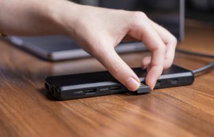 Dockingstation kiezen: zo krijgen je laptop en schermen genoeg stroom en beeld