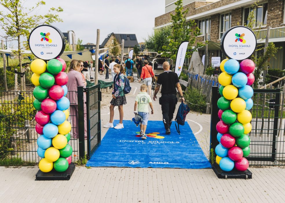 De Liereling behaalt de eerste Digital Schools Award in de Benelux: robots, Chromebooks en een plan