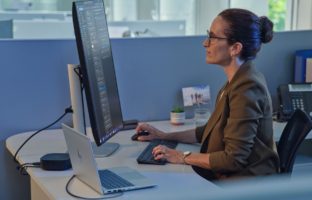 Deux écrans augmentent-ils vraiment la productivité ?