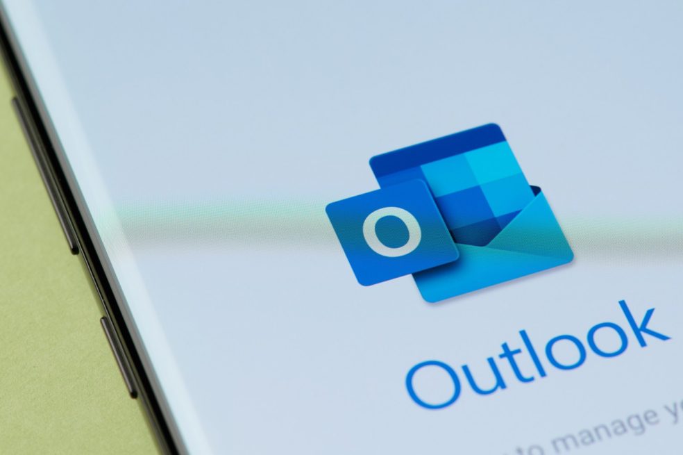 Hoe kan je de klassieke Outlook blijven gebruiken op Windows 11?